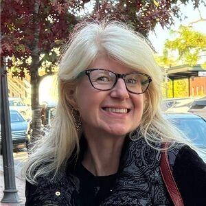 Meet your Posher, Yasmine